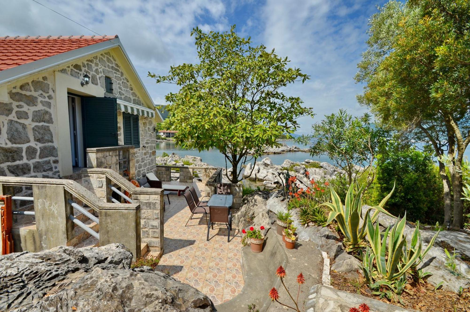 Holiday Home Brinic Tivat Exteriér fotografie