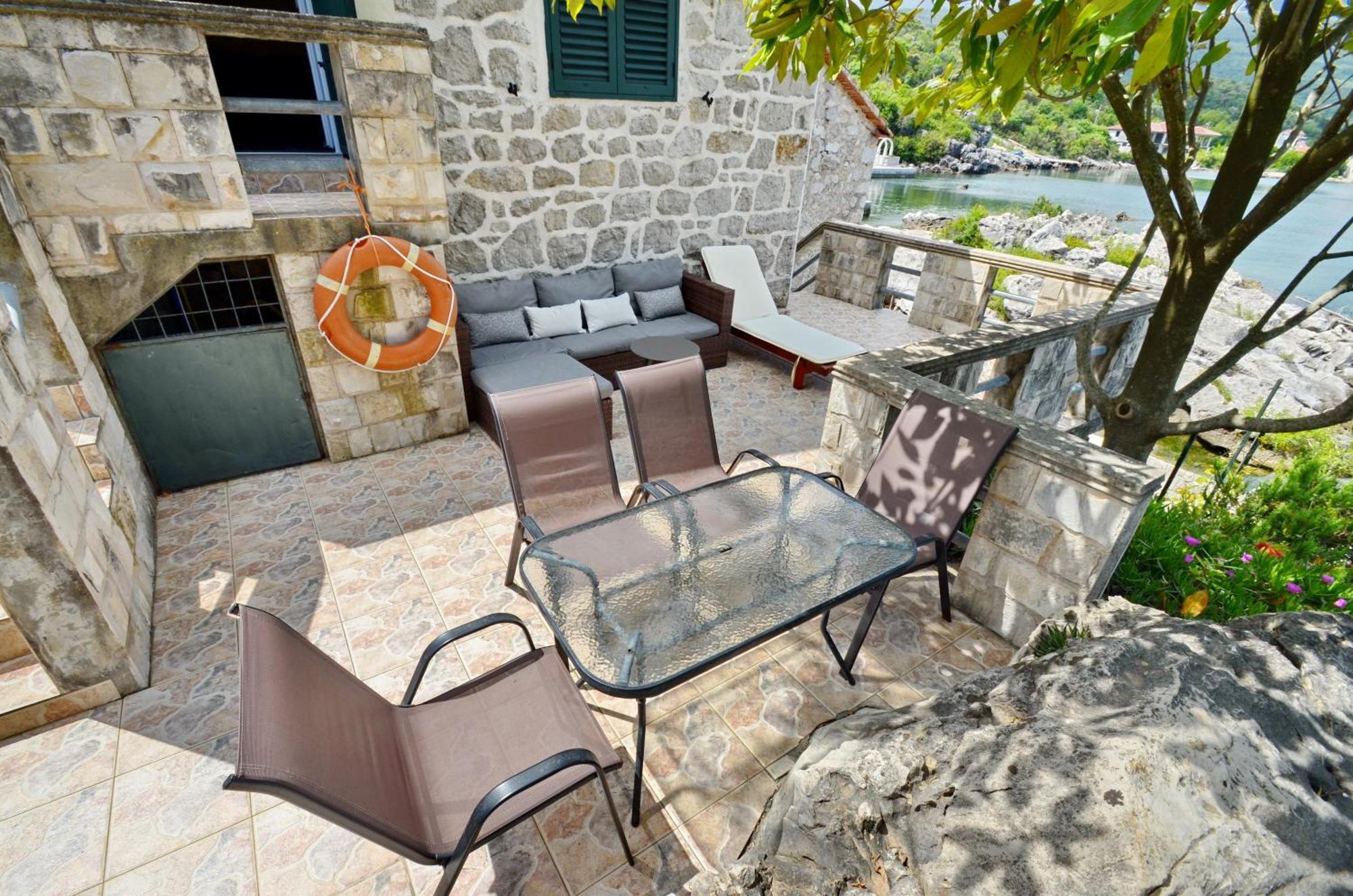 Holiday Home Brinic Tivat Exteriér fotografie